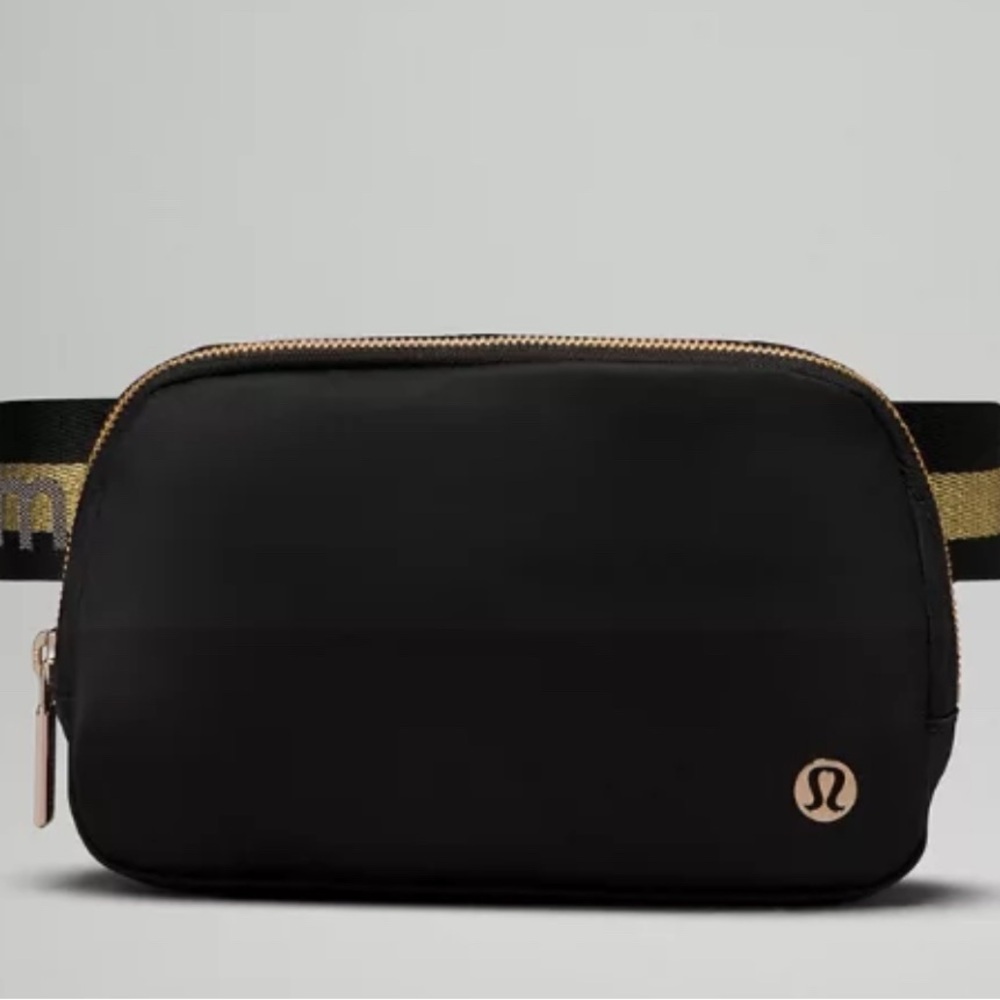 NWT Lululemon Belt Bag 1L Wordmark black & gold